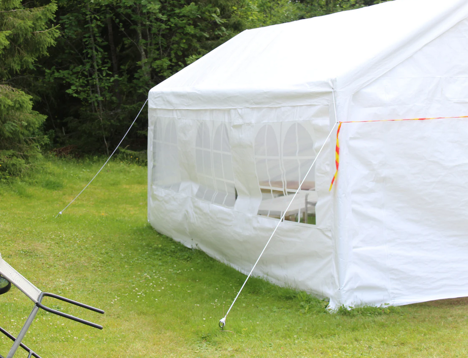 white tent